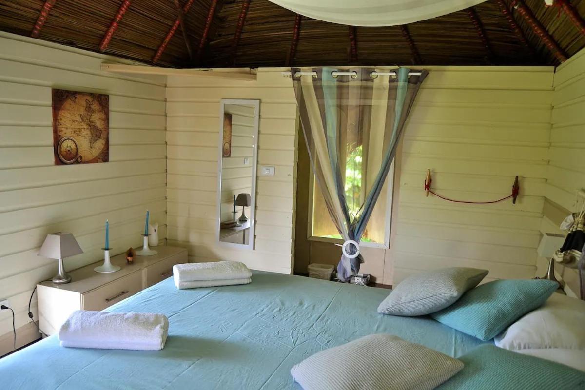Nathylodge Bocas Town Bagian luar foto