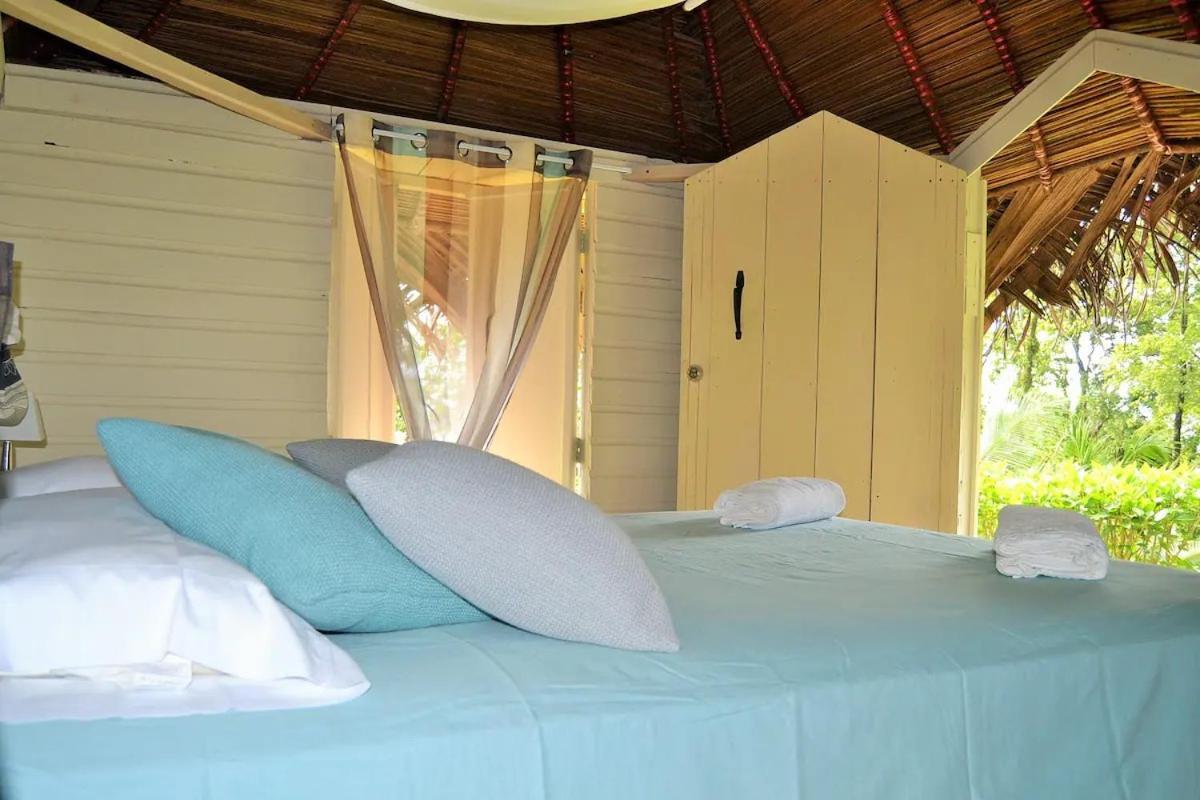 Nathylodge Bocas Town Bagian luar foto