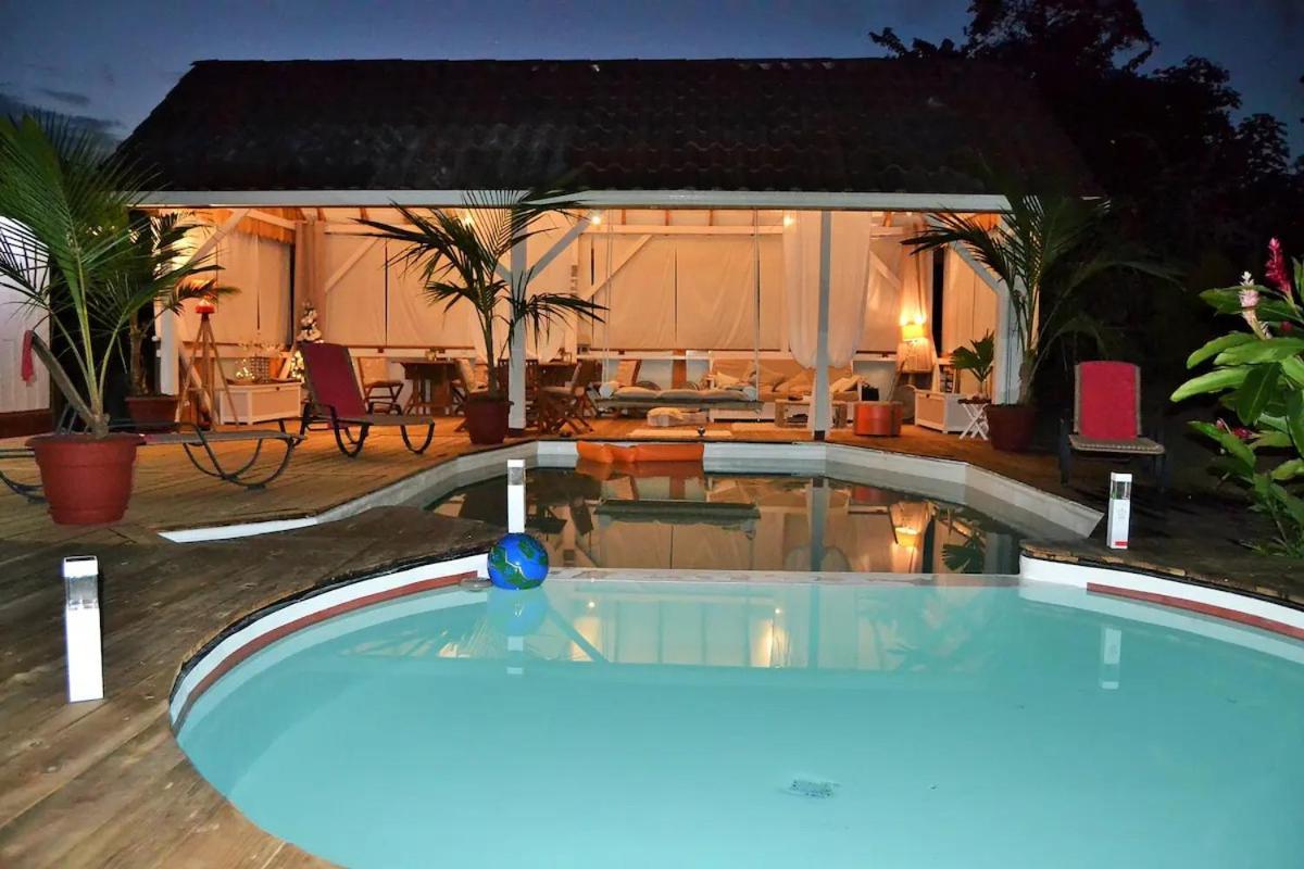 Nathylodge Bocas Town Bagian luar foto