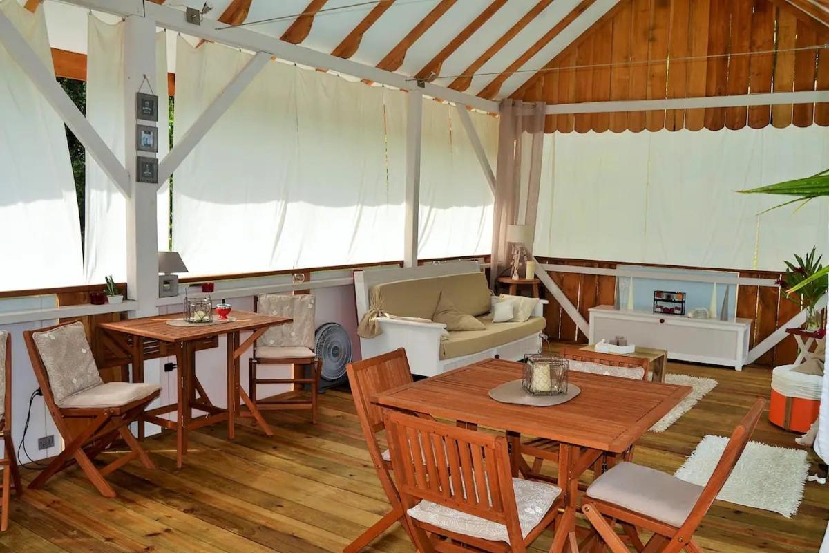Nathylodge Bocas Town Bagian luar foto