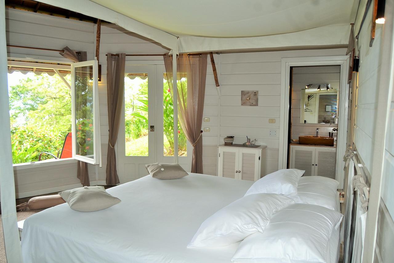 Nathylodge Bocas Town Bagian luar foto