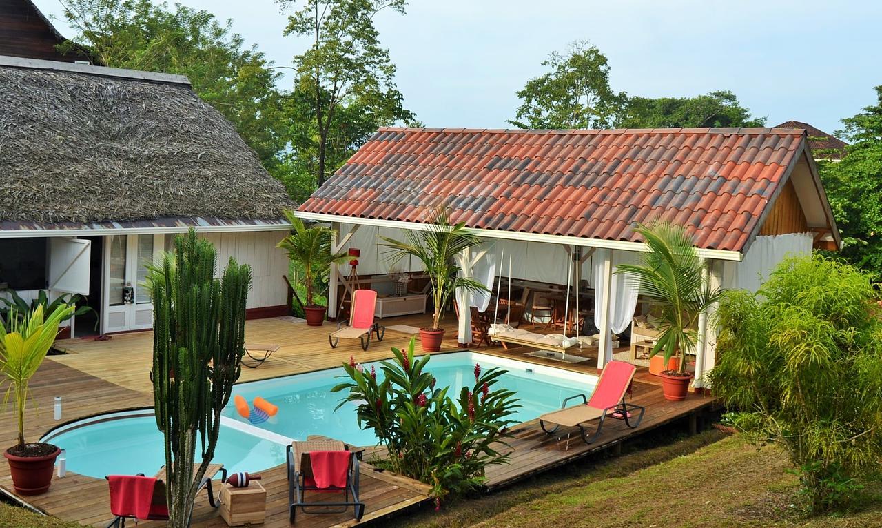 Nathylodge Bocas Town Bagian luar foto