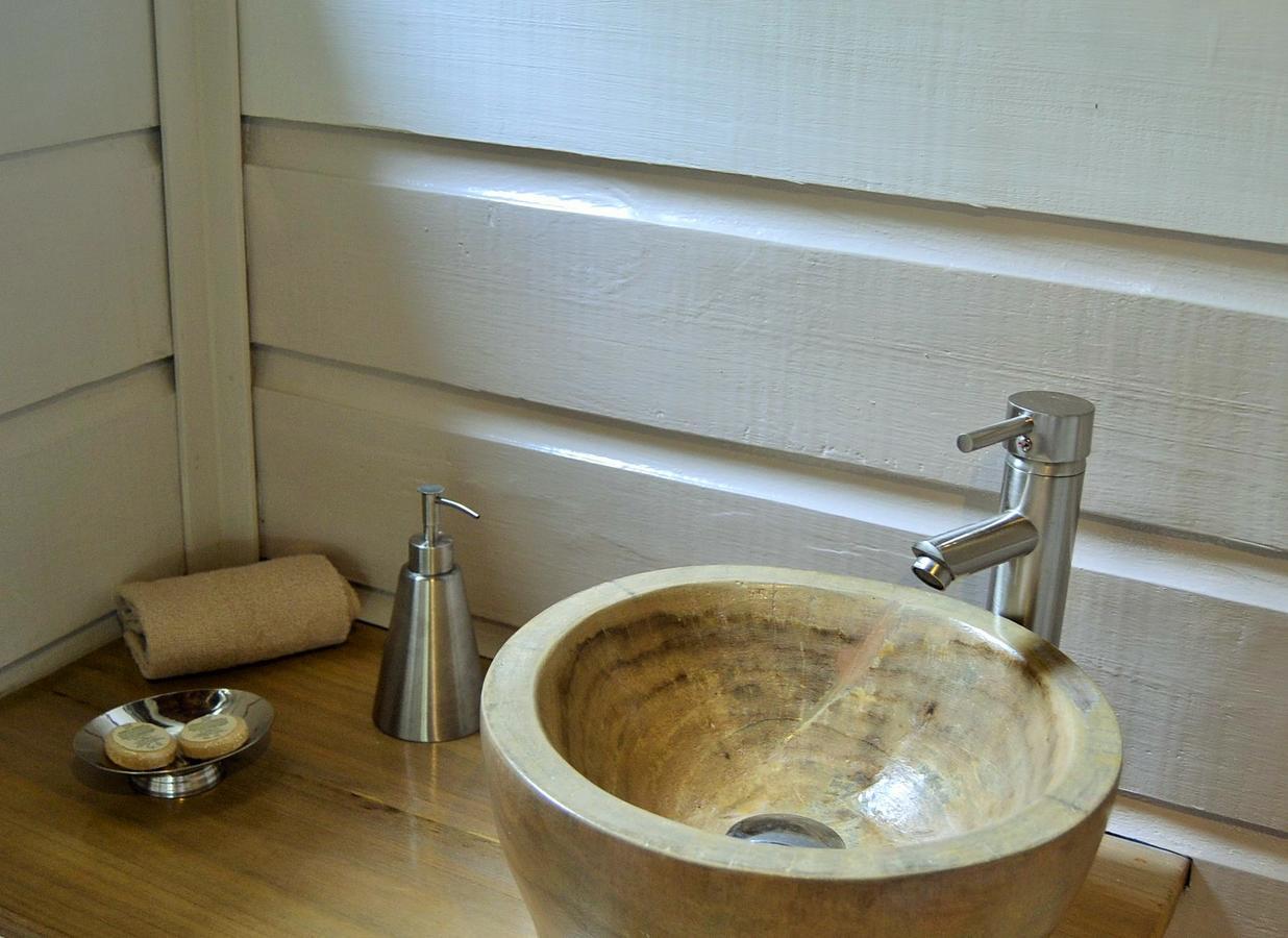 Nathylodge Bocas Town Bagian luar foto