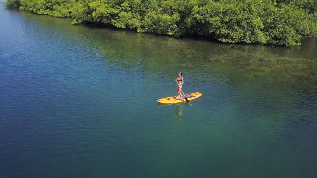 Nathylodge Bocas Town Bagian luar foto